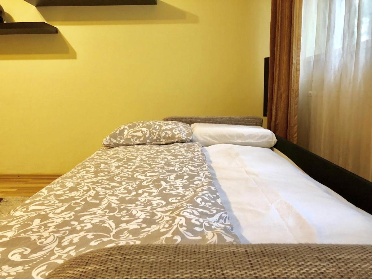 Cozy And Clean Apartment, Near National Arena Bucarest Exterior foto
